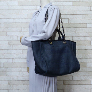 Chanel GM Navy Shoulder Bag Deauville Straw